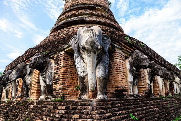 15-08_Sukhothai-Wat-Chang-Lom-elephant