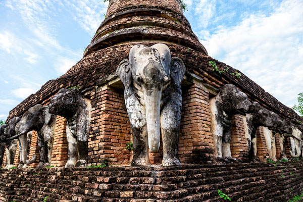 15-08_Sukhothai-Wat-Chang-Lom-elephant