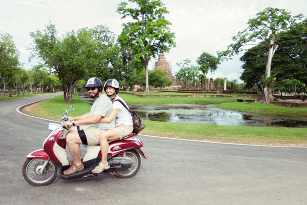 15-08_Sukhothai-scooter